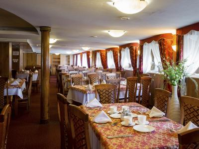 Ресторан на главной палубе теплохода «А.С.Попов»