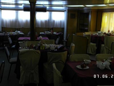 Ресторан  на главной  палубе теплохода «А.И.Герцен»